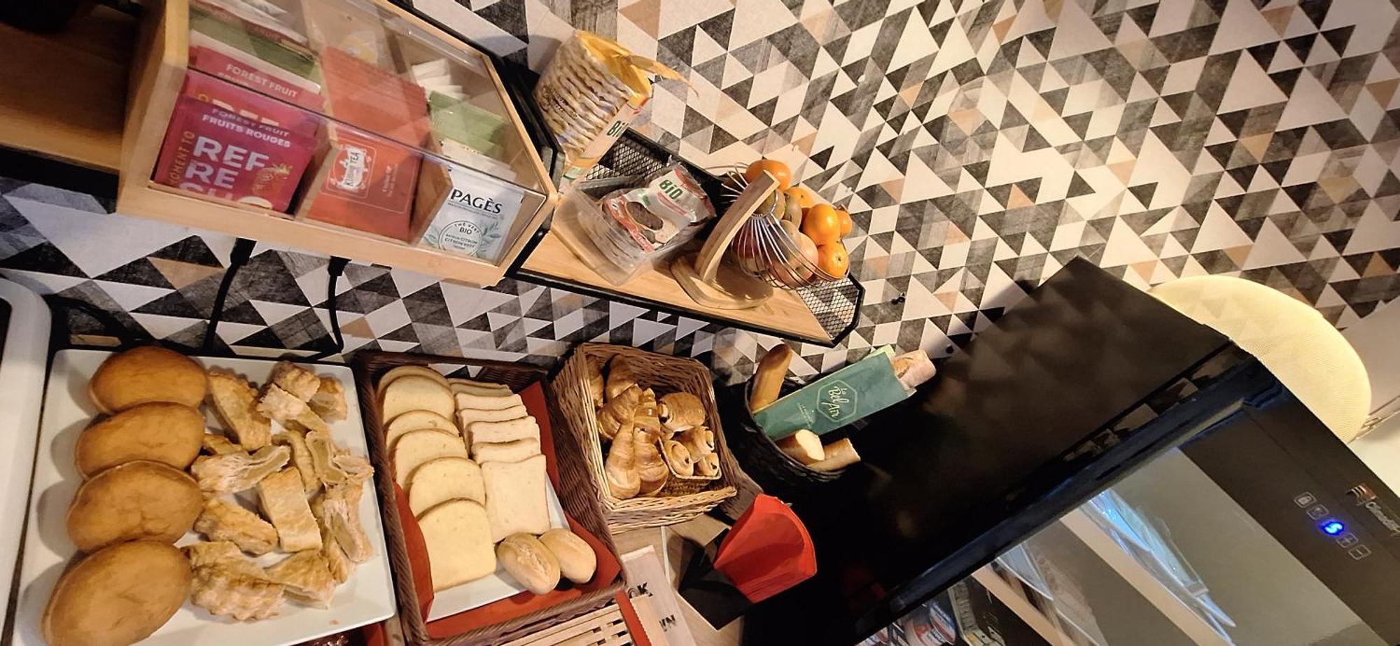 Hotel- Restaurant Le Saint Quentin 外观 照片